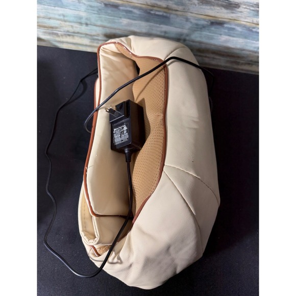 Naipo Other - Naipo Shiatsu Back and Neck Massager OS Cream Excellent Deep Tissue Heat Knead
